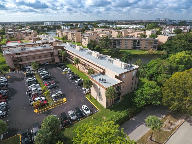 706 NW 87th Ave 212, Miami, FL 33172