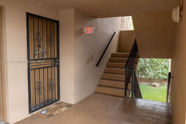 706 NW 87th Ave 212, Miami, FL 33172