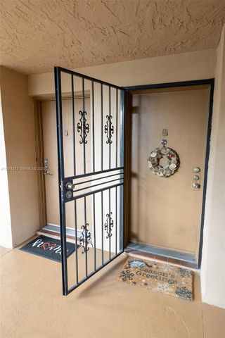 706 NW 87th Ave 212, Miami, FL 33172