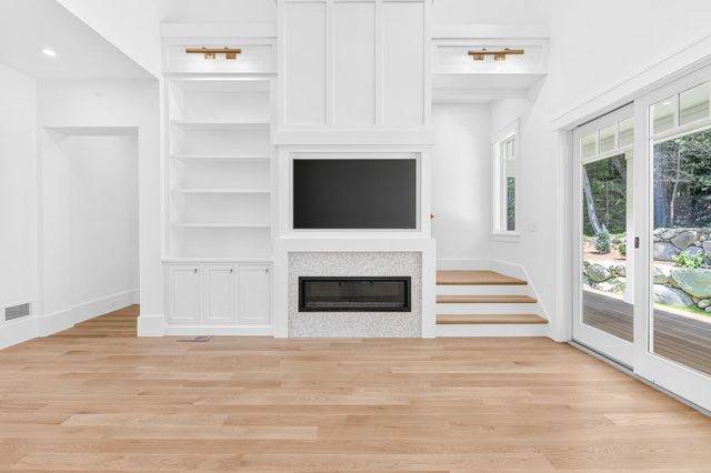 1 McSweeney Lane, Falmouth, MA 02540