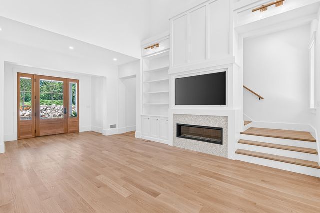 1 McSweeney Lane, Falmouth, MA 02540