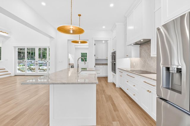 1 McSweeney Lane, Falmouth, MA 02540