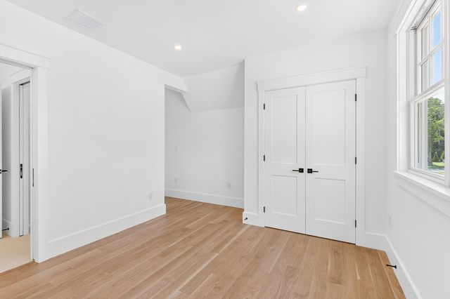 1 McSweeney Lane, Falmouth, MA 02540