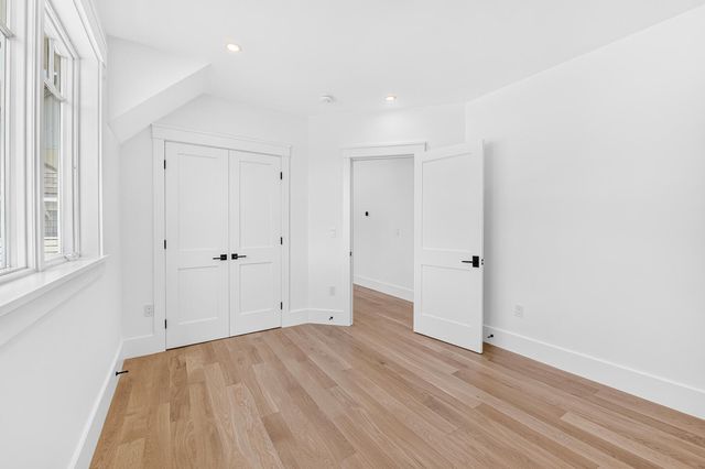 1 McSweeney Lane, Falmouth, MA 02540
