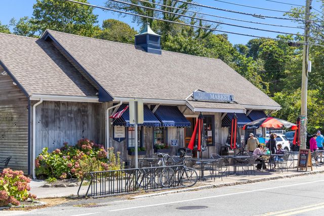 1 McSweeney Lane, Falmouth, MA 02540