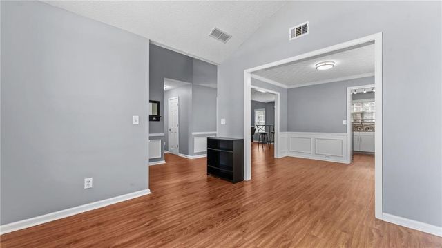450 Manor Glen Drive, Suwanee, GA 30024