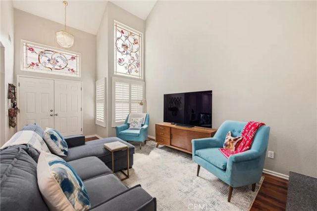 1323 Calle Lozano, Camarillo, CA 93012