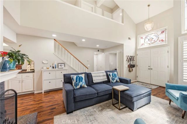 1323 Calle Lozano, Camarillo, CA 93012