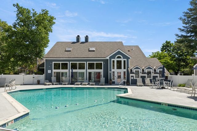 1100 Salem St 75, Lynnfield, MA 01940