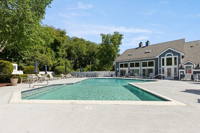 1100 Salem St 75, Lynnfield, MA 01940