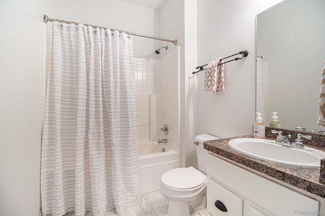 50089 Monroe Street 90, Canton Charter Township, MI 48188