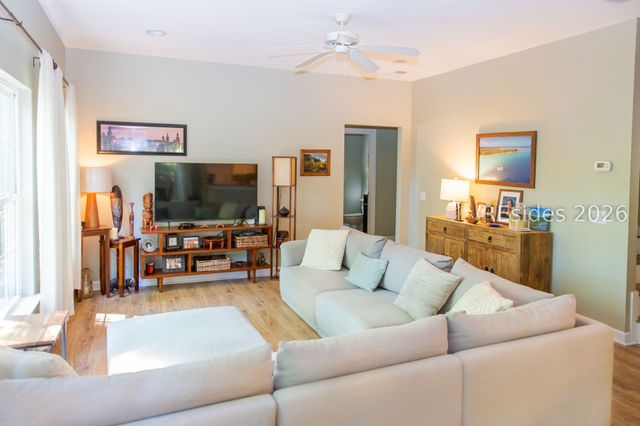 20 Hanahan Ln, Hilton Head Island, SC 29926