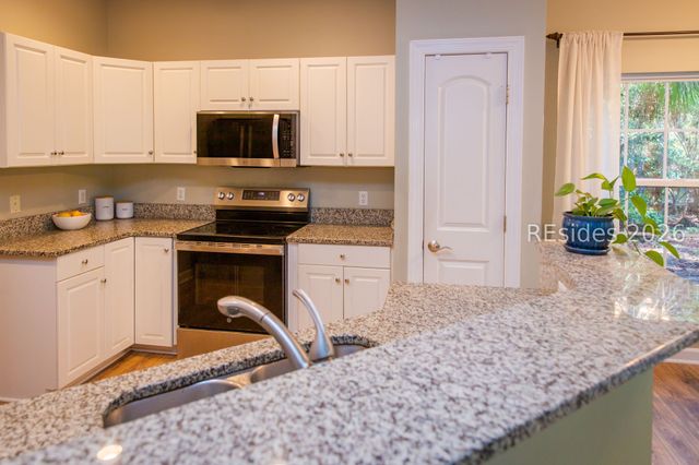 20 Hanahan Ln, Hilton Head Island, SC 29926