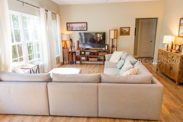 20 Hanahan Ln, Hilton Head Island, SC 29926