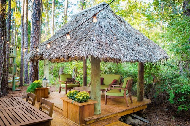 20 Hanahan Ln, Hilton Head Island, SC 29926