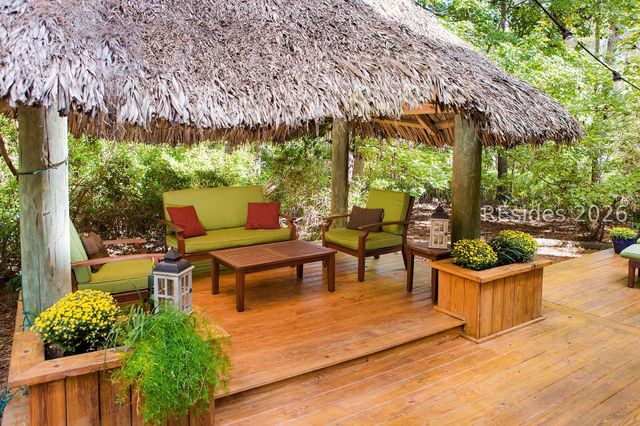 20 Hanahan Ln, Hilton Head Island, SC 29926