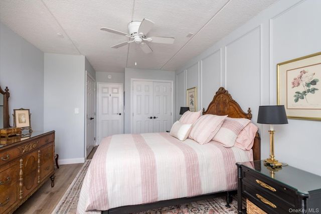 135 Post Avenue 3R, Westbury, NY 11590