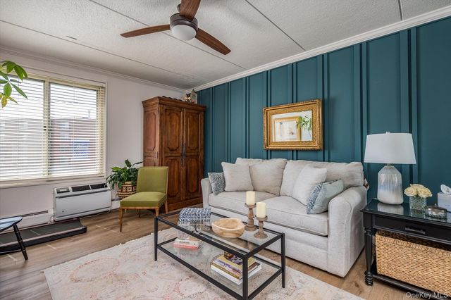 135 Post Avenue 3R, Westbury, NY 11590