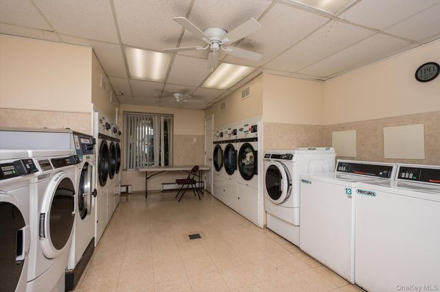 135 Post Avenue 3R, Westbury, NY 11590