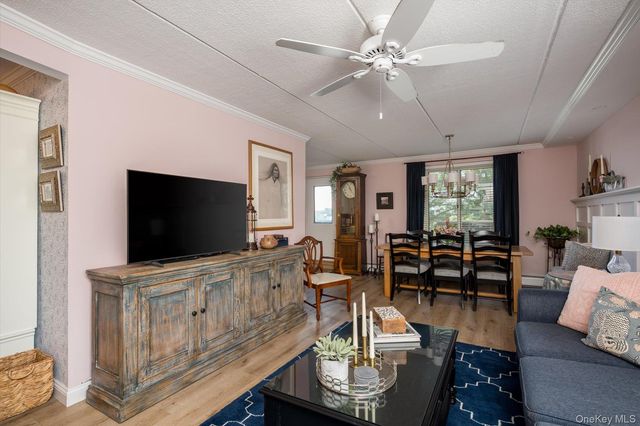 135 Post Avenue 3R, Westbury, NY 11590