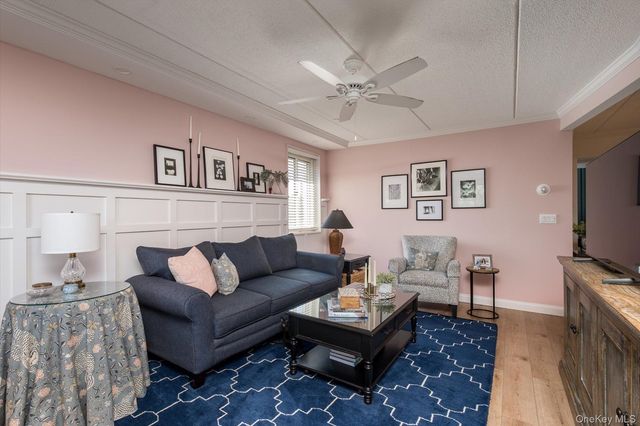 135 Post Avenue 3R, Westbury, NY 11590