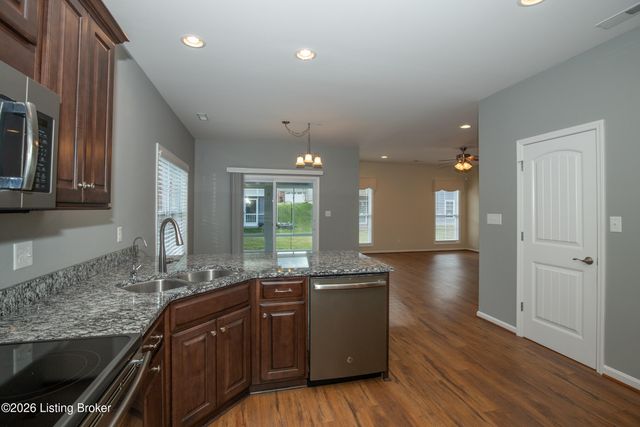 3411 Eastbrook Dr, La Grange, KY 40031