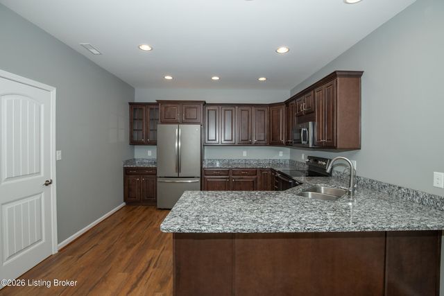 3411 Eastbrook Dr, La Grange, KY 40031