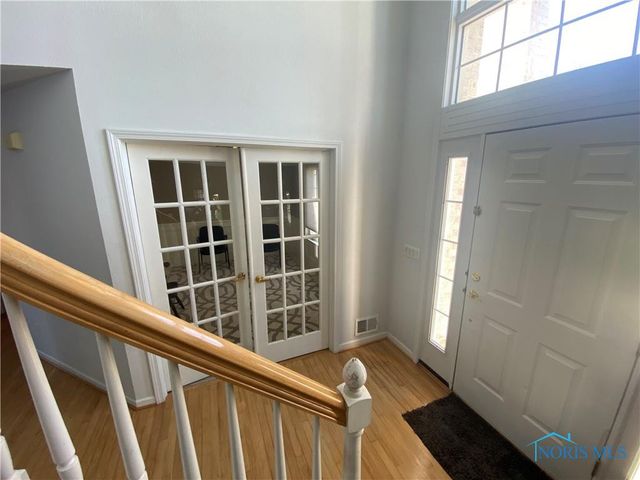 5724 Sunset Lake Drive, Sylvania, OH 43560