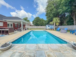 5929 Chi Chi Cir, Milton, FL 32570