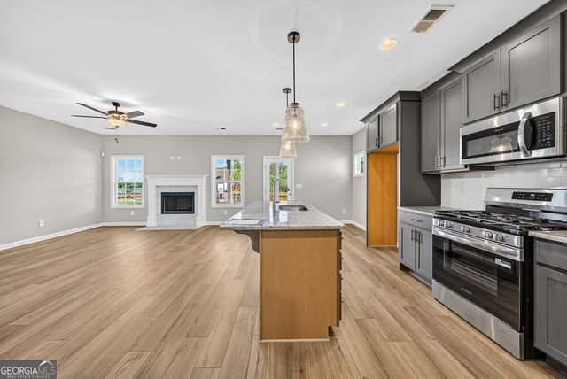 104 Beaver Creek Way 264, Lagrange, GA 30241