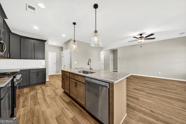 104 Beaver Creek Way 264, Lagrange, GA 30241