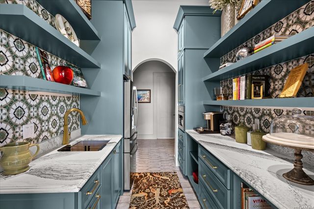 31209 KEENELAND DR, Fair Oaks Ranch, TX 78015