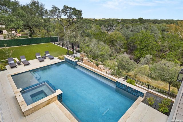 31209 KEENELAND DR, Fair Oaks Ranch, TX 78015