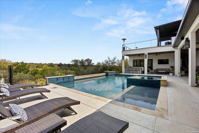 31209 KEENELAND DR, Fair Oaks Ranch, TX 78015