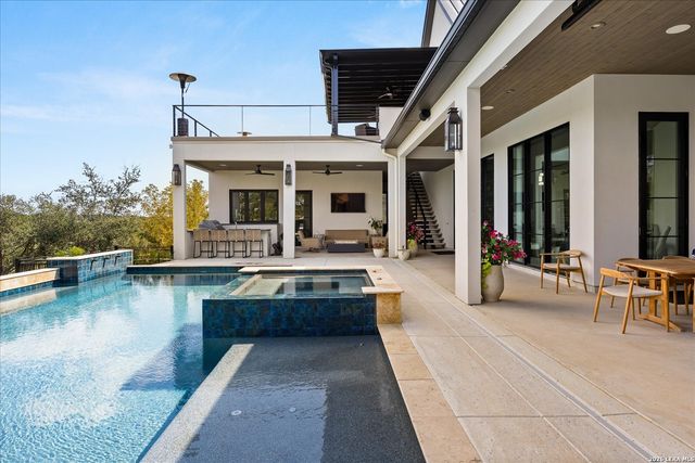 31209 KEENELAND DR, Fair Oaks Ranch, TX 78015