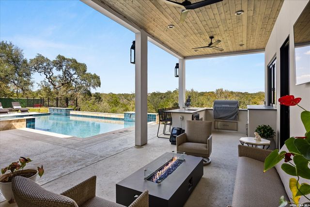31209 KEENELAND DR, Fair Oaks Ranch, TX 78015