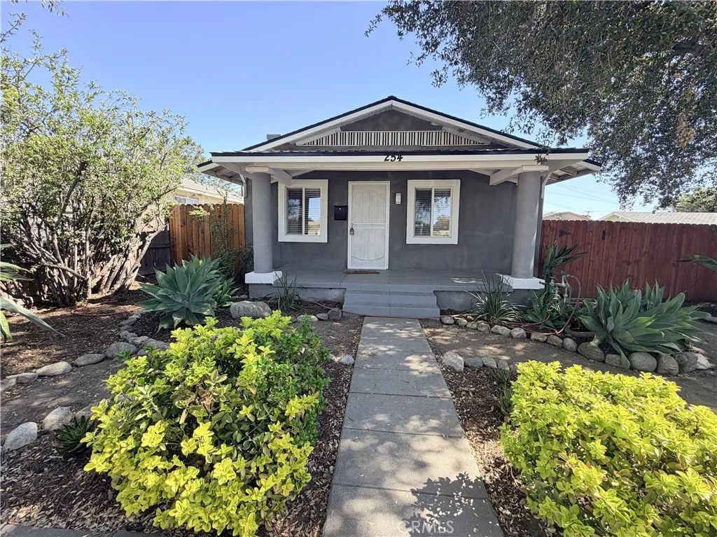 254 N 9th Avenue, Upland, CA 91786