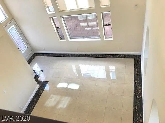2552 Regency Cove Court, Las Vegas, NV 89121