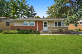 706 N Main Street, Mount Prospect, IL 60056