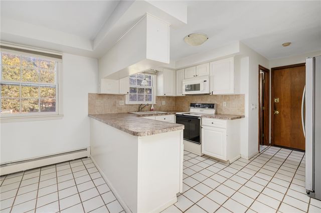 55 Hillcrest Drive, Cranston, RI 02921