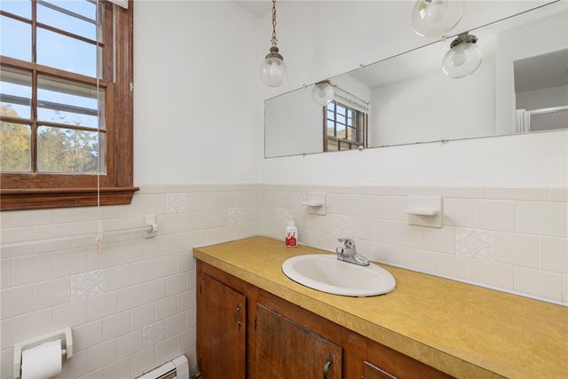 55 Hillcrest Drive, Cranston, RI 02921
