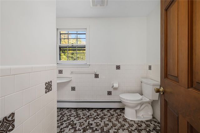 55 Hillcrest Drive, Cranston, RI 02921