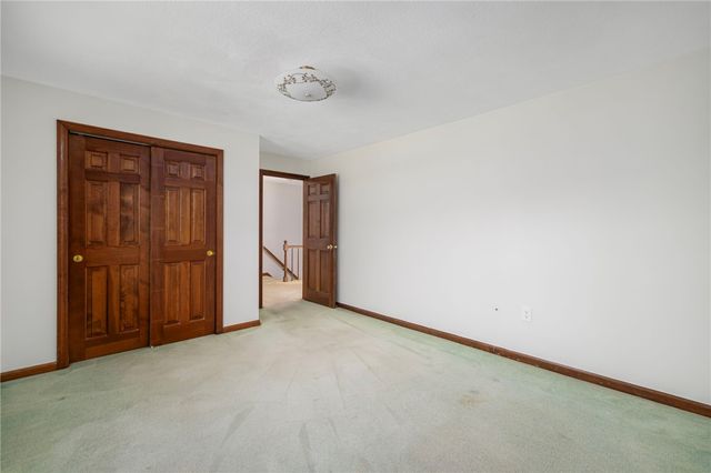 55 Hillcrest Drive, Cranston, RI 02921