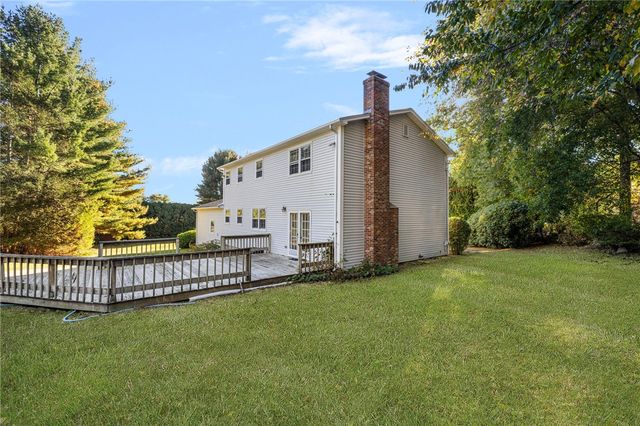 55 Hillcrest Drive, Cranston, RI 02921