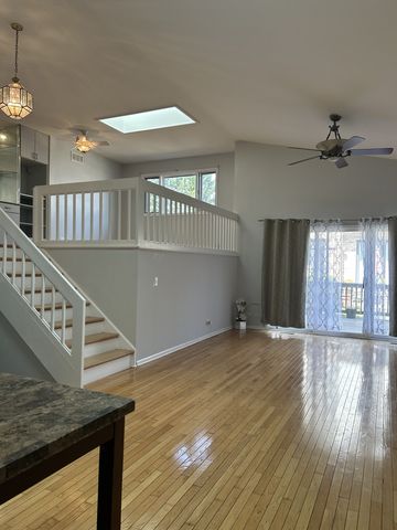 127 Villa Way 127, Bloomingdale, IL 60108