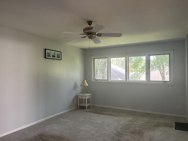127 Villa Way 127, Bloomingdale, IL 60108