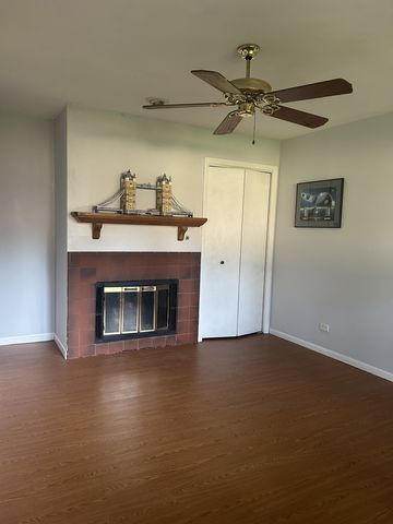 127 Villa Way 127, Bloomingdale, IL 60108