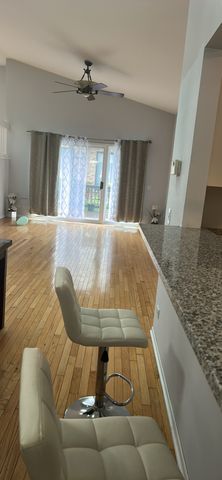 127 Villa Way 127, Bloomingdale, IL 60108