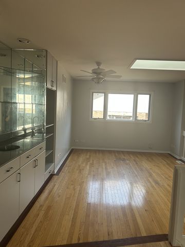 127 Villa Way 127, Bloomingdale, IL 60108