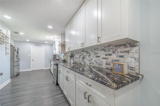 2426 VIEW WAY, Lakeland, FL 33810